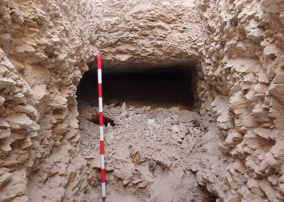 Entrada a la cámara sepulcral del pozo que excavan Angie y Marisol.