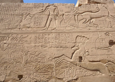 Seti I ataca la ciudad de Pa-Canaán y los jefes del Líbano talan árboles como tributo al faraón.