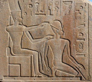 Amón coronando al rey de Egipto
