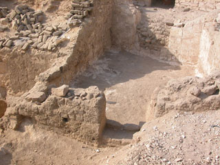 Patio de entrada a la tumba de Baki