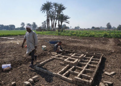 Arqueología experimental: Saber y Ramadán construyen un jardín similar al de nuestro yacimiento.
