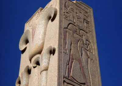 Pilar de Tutmosis III en Karnak.