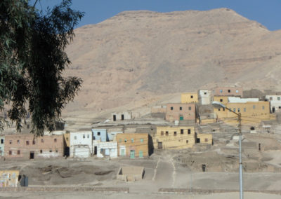 Qurnet Murrai, la colina en el extremo sur de la necrópolis, frente al hotel Marsam.