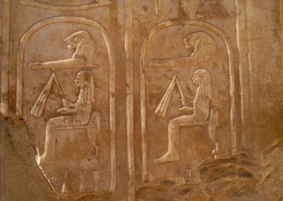 Cartuchos con el nombre de la reina Hatshepsut.