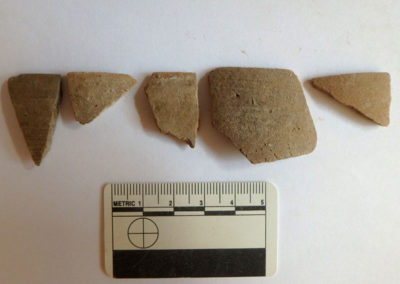 Fragmentos de cerámica de la dinastía XII recogidas por Cisco en el suelo de la tumba paralela a la Hery.