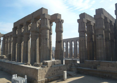 Patio columnado de Amenhotep III en el templo de Luxor.