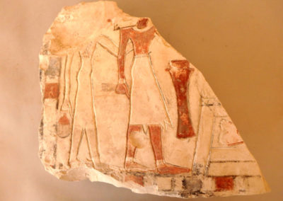 Fragmento de estela del Primer Periodo Intermedio hallado el año pasado y, limpiado y consolidado por Pía durante esta campaña.