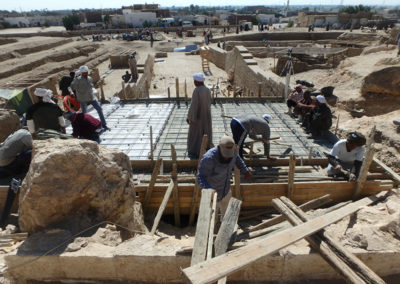 El nuevo techo de la tumba de Djehuty ya está en sus últimas fases.