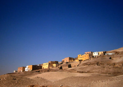 Casas de Qurnet Murai, camino de Deir el-Medina.
