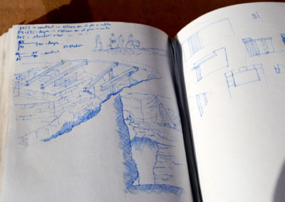 Cuaderno de notas de Nacho con dibujos sobre el reforzamiento del muro de Djehuty.