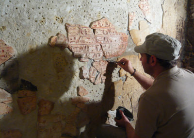 Miguel Ángel retoma la restauración de la segunda inscripción biográfica de Djehuty.