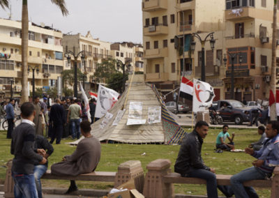 Pequeña acampada en Luxor, en conmemoración del segundo aniversario de la revolución de Tahrir.