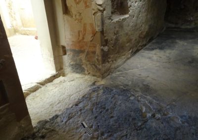 El suelo refleja la reutilización de la tumba de Djehuty