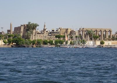 Templo de Luxor desde el Nilo.