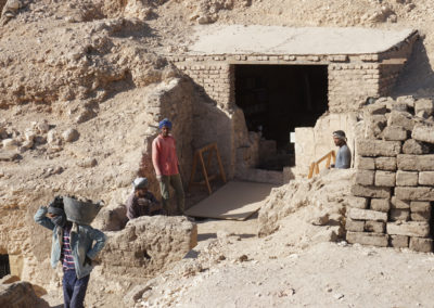 Reabrimos la tumba de Baki, supervisor del ganado de Amón a mediados de la dinastía XVIII, para restaurar su entrada.