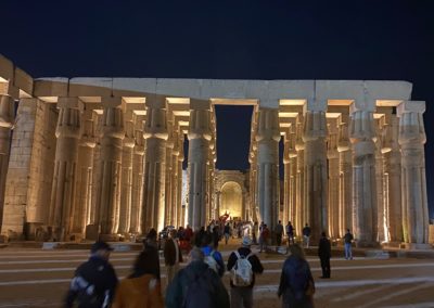 El equipo visita el templo de Luxor.