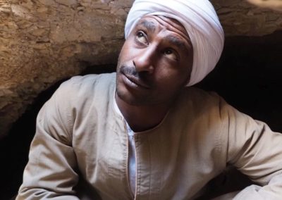Saidi, el trabajador egipcio que excava con Laura y Amalia.