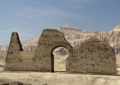 Pilono de Pabasa en Deir el-Bahari