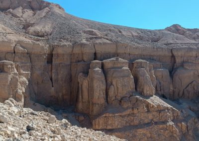 Impactante vista del enclave donde se sitúa la tumba de Hatshepsut como reina consorte